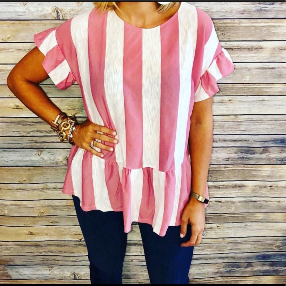 🎀 NWT cotton bleu top with pink stripes 😍